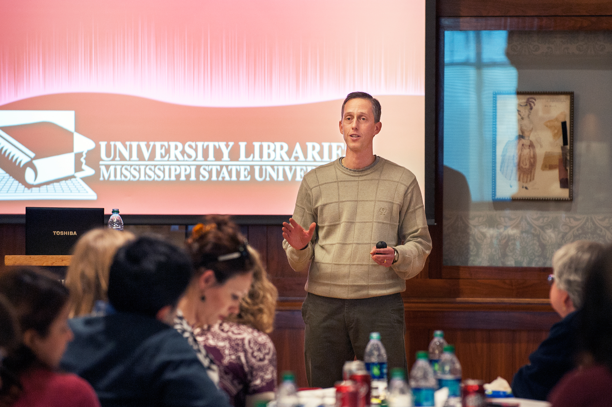 Mississippi State University assistant professor Peter Allen recently employed writing-to-learn strategies in his fish physiology course, part of the Maroon & Write program to improve student writing across disciplines.