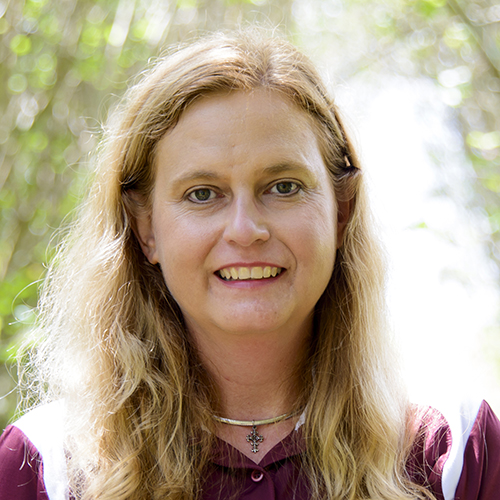 Outdoor portrait of Patricia Knight