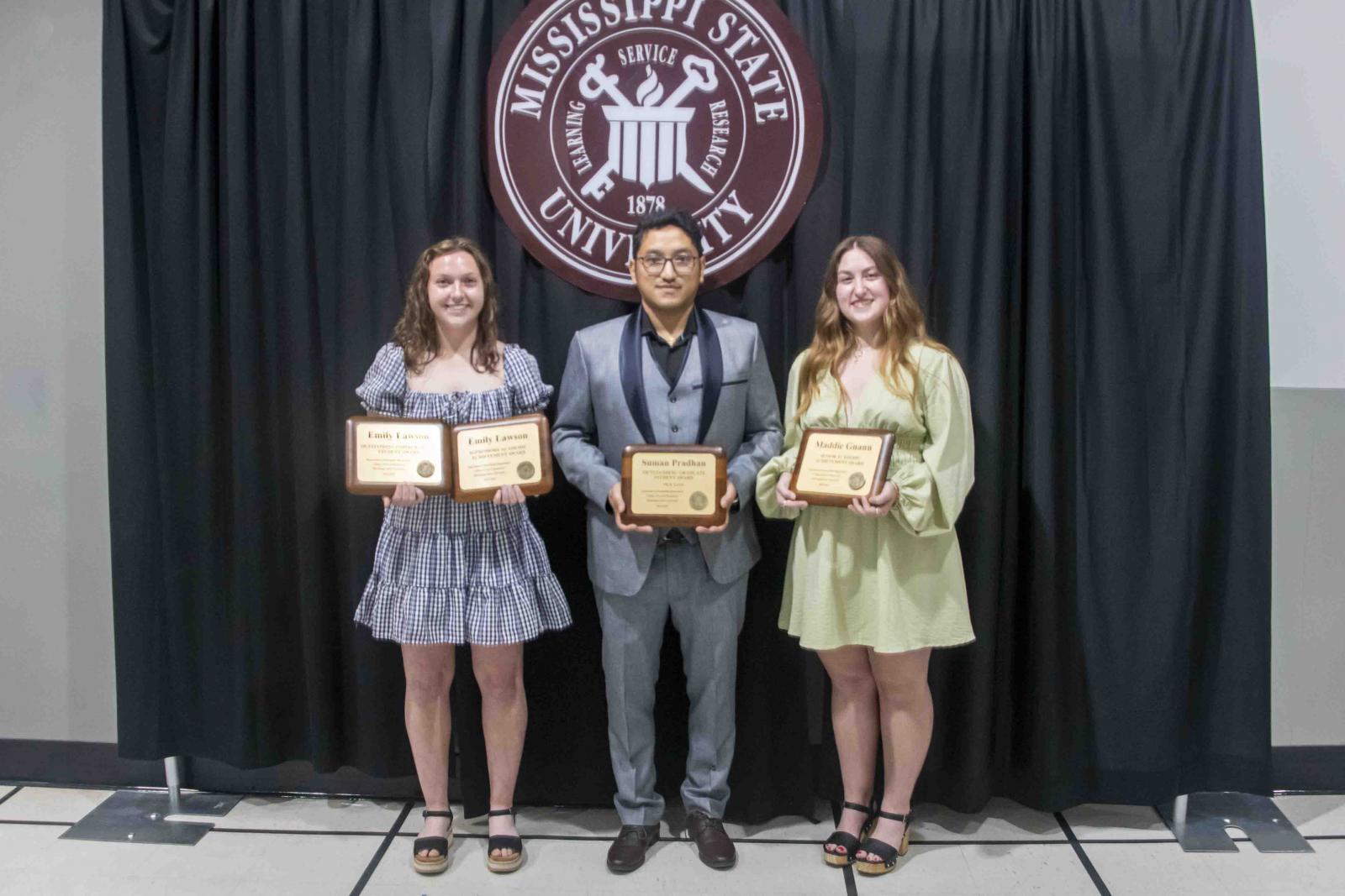 students receive awards
