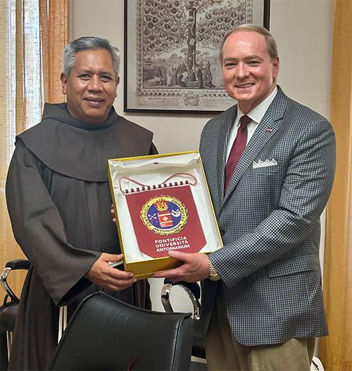 Mississippi State University President Mark E. Keenum met and exchanged official gifts with Professor Agustin Hernández Vidales, Rector of the Pontifical University Antonianum in Rome.