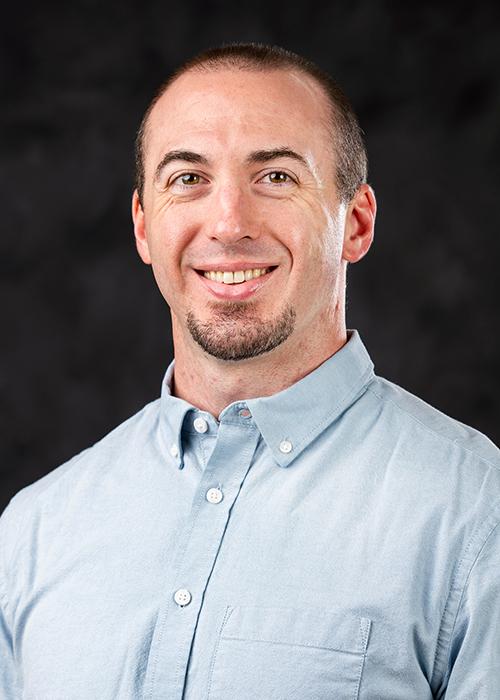 A portrait of Zachary Gillen.